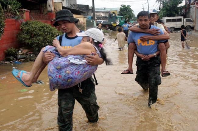 UN prepares aid as typhoon Haiyan hits Philippines UN prepares aid as typhoon Haiyan hits Philippines