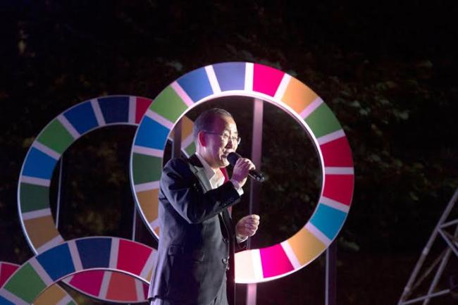 Ban tells crowd to stand up for a better world,’ make global goals a reality