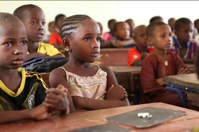 Mali: UN food relief agency warns funding gap may jeopardize school meals programme
