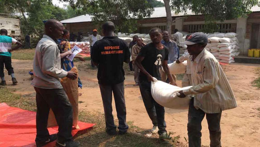 Emergency food distributions launched to assist thousands displaced in DR Congo – UN agency