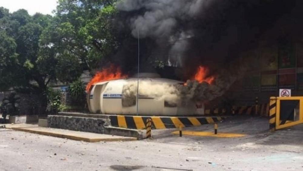 Venezuela: At least three killed as police, protesters face-off in Caracas