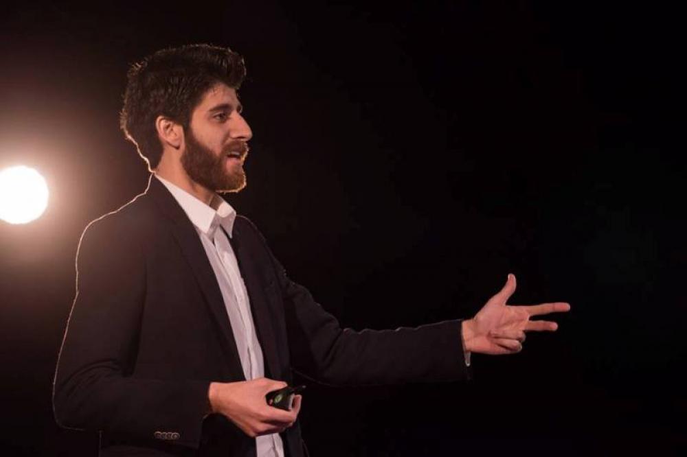 The Syrian refugee who melts Canadian hearts with peace chocolates