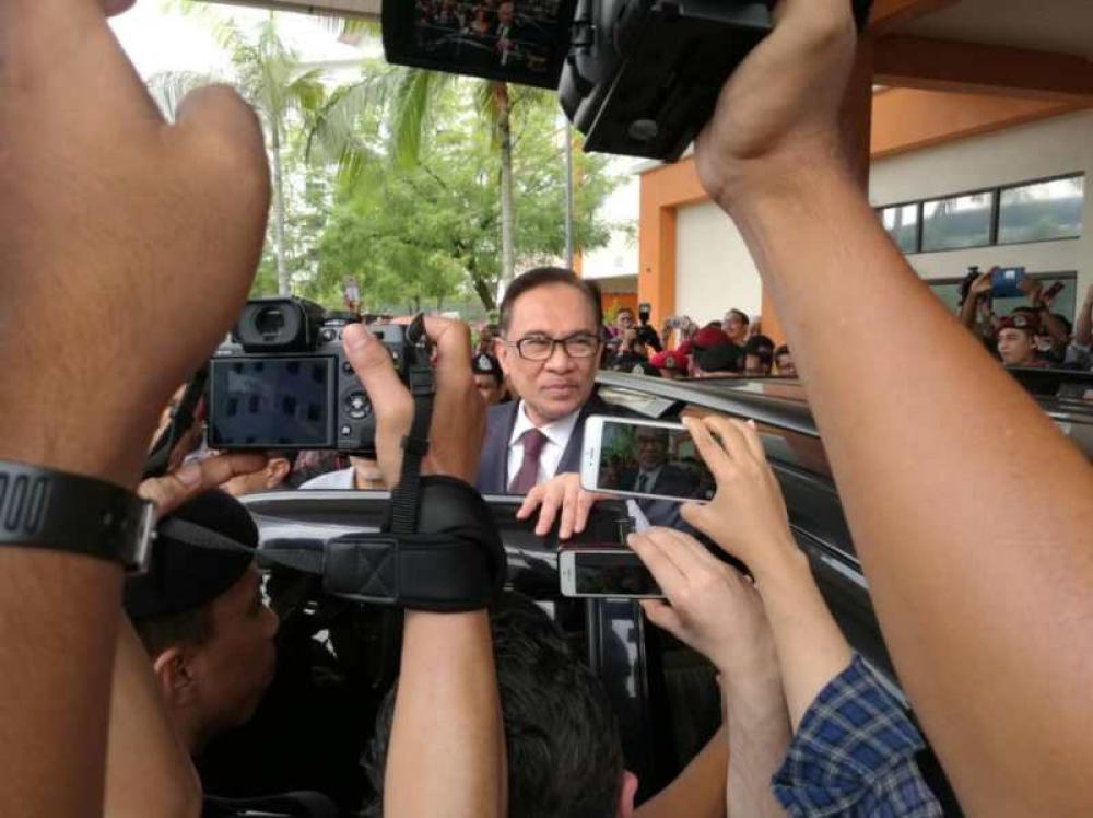 Malaysia: Anwar Ibrahim jailed on sodomy charges for four years walks free
