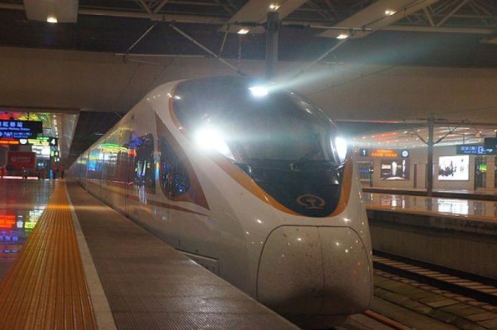 China: Fuxing bullet train debuts on Lanzhou-Chongqing line China: Fuxing bullet train debuts on Lanzhou-Chongqing line