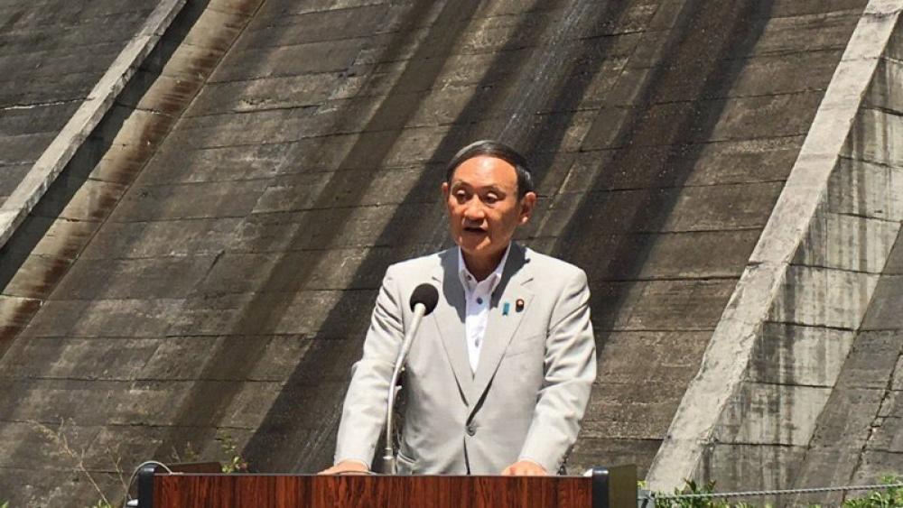 Yoshihide Suga: Governing party picks 71-year-old Chief Cabinet Secretary to succeed Shinzo Abe 
