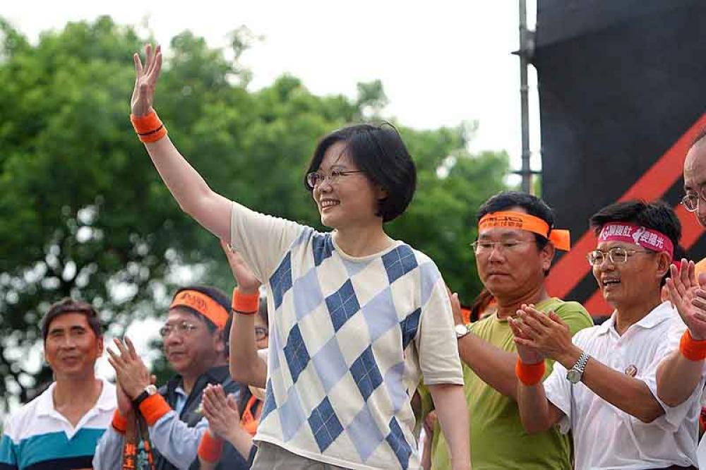 Taiwan President Tsai Ing-wen mourns Apple Daily closure, pledges support to Hong Kong