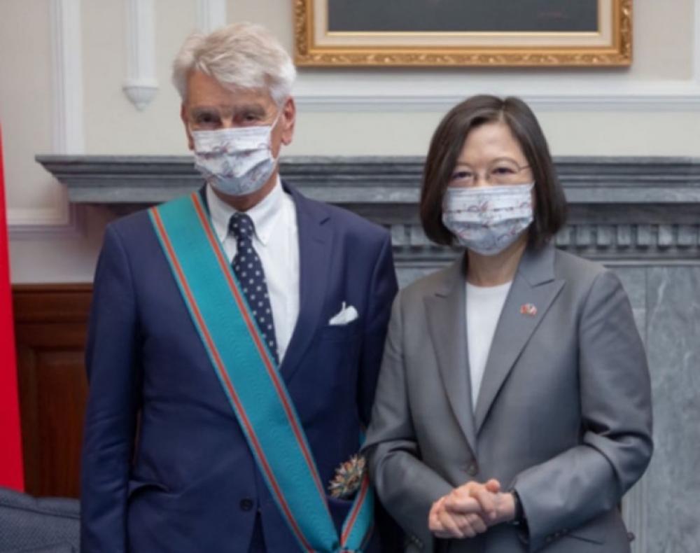 French delegation visiting Taiwan calls it a 'country' French delegation visiting Taiwan calls it a 'country'
