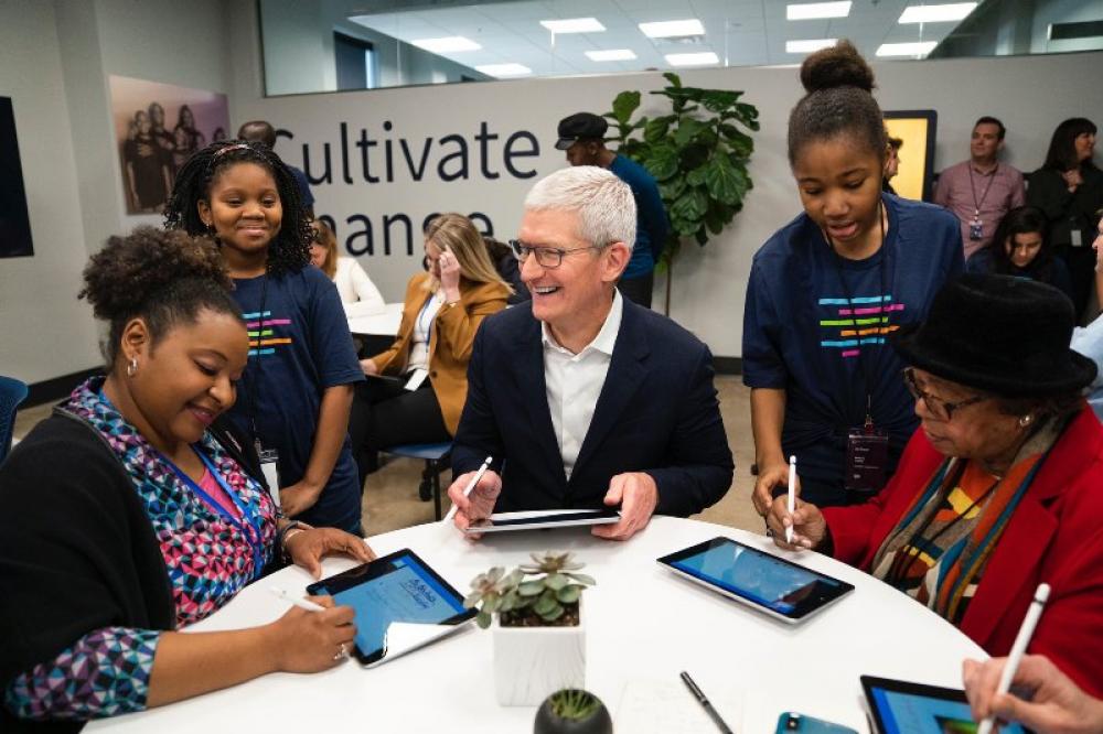 Apple CEO Tim Cook enters billionaires club as company value nears $2 trillion Apple CEO Tim Cook enters billionaires club as company value nears $2 trillion