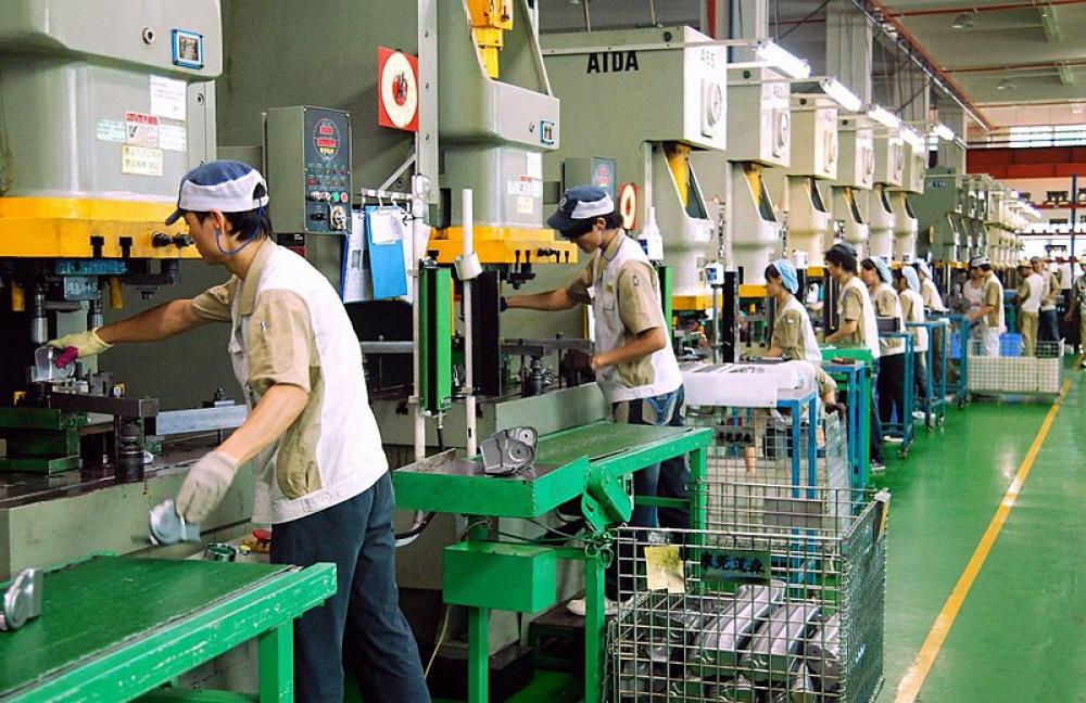 China's factory activities slow down in March amid COVID-19 resurgence