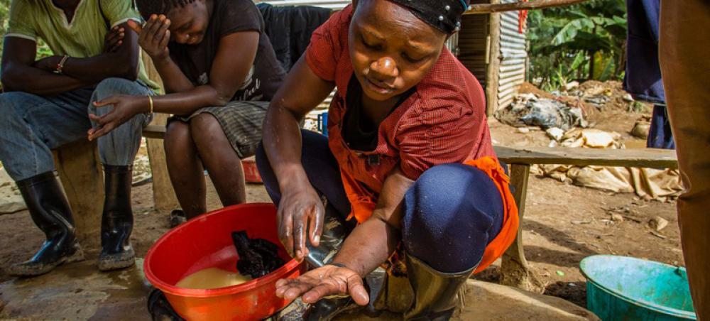 UN environment agency tackles mercury-tarnished gold mining industry UN environment agency tackles mercury-tarnished gold mining industry