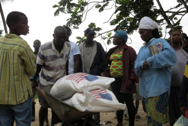Ebola: UN relief chief allocates $4 million to bolster aid deliveries in West Africa