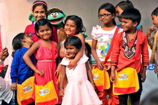 Young champions of 'Raho Swachh, Jiyo Mast' Campaign felicitated in Kolkata