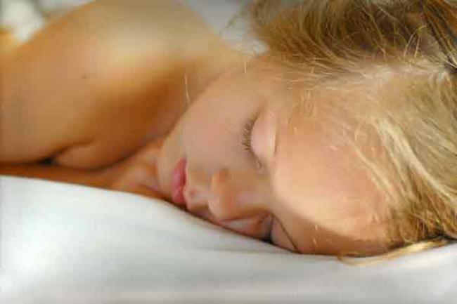 Adolescent sleep duration is associated with daytime mood