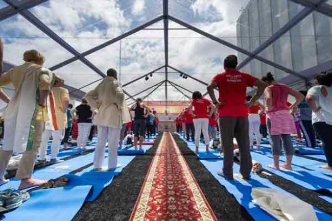 On International Yoga Day, Ban spotlights importance of healthy living in realizing Global Goals