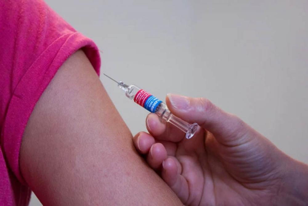Several vaccination centres in Pakistan