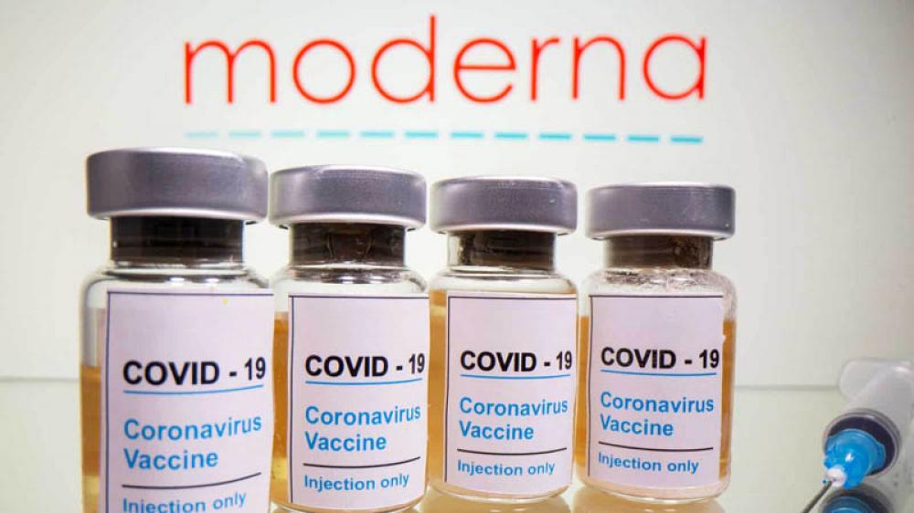  UK approves first Covid booster vaccine targeting Omicron variants