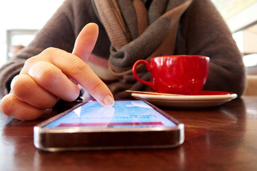 The silent eye problem is growing among smartphone users &mdash; And most people don't know they have it 