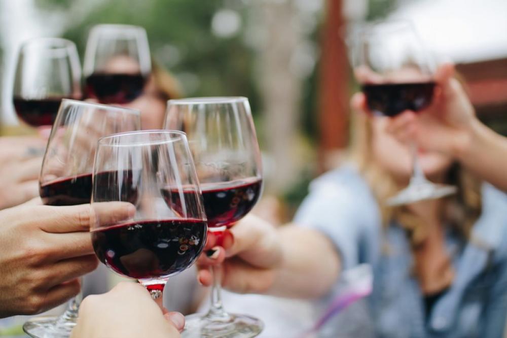 New study finds low to moderate wine consumption shows lower risk compared with spirits, beer and cider