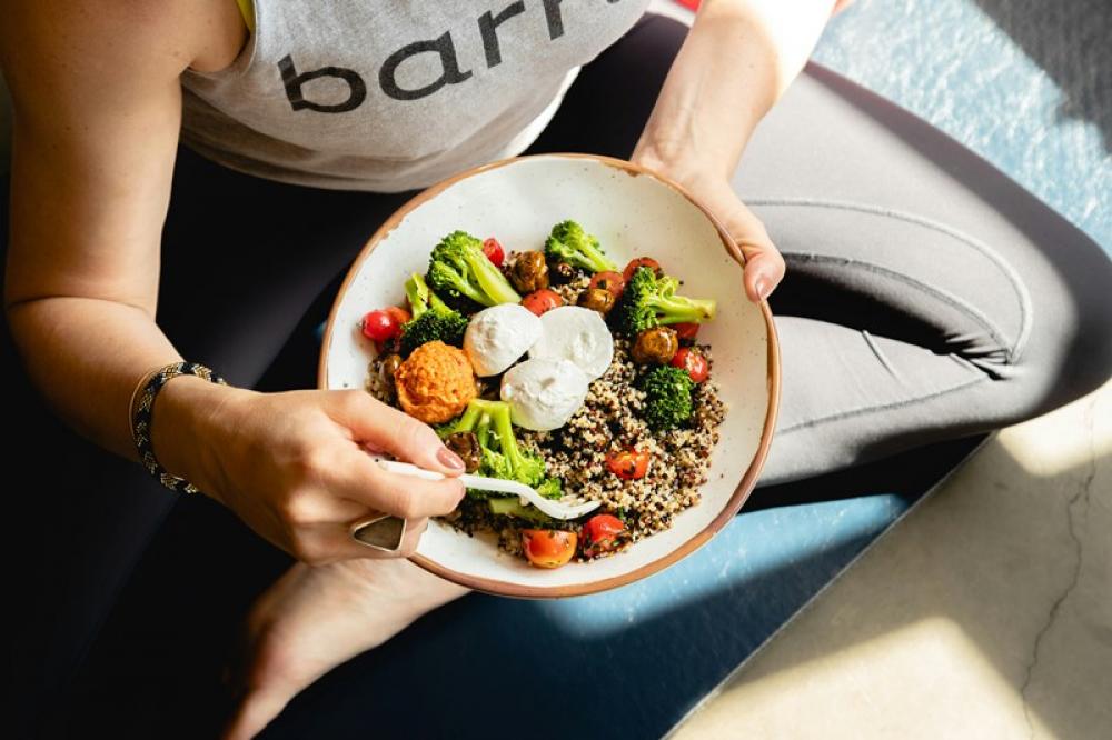 10-hour eating window may be enough for modest weight loss, study finds 