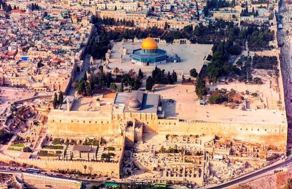 Israel begins removing metal detectors from Temple Mount