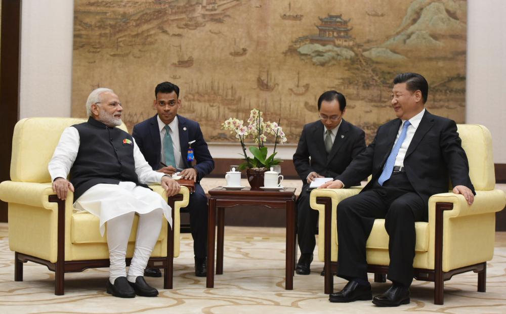 Narendra Modi meets Chinese President Xi Jinpng, invites him to attend informal meeting in India Narendra Modi meets Chinese President Xi Jinpng, invites him to attend informal meeting in India