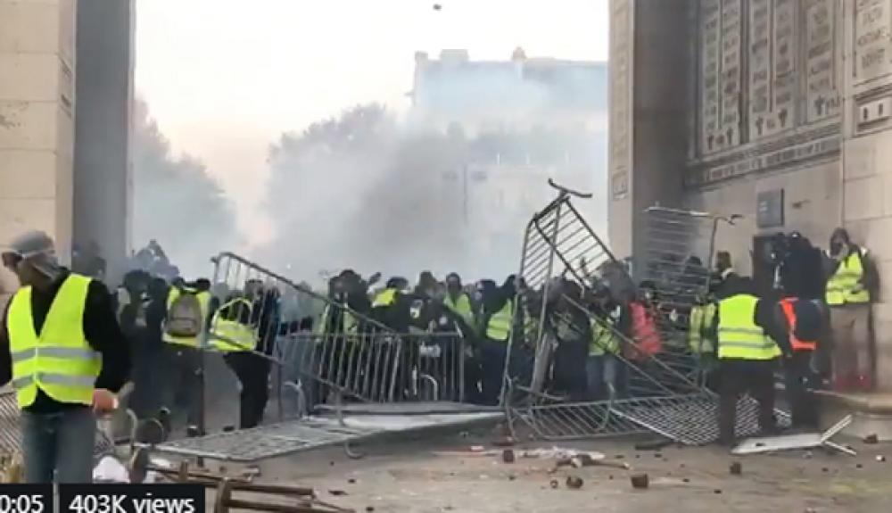 France protests: President Emmanuel Macron to hold urgent security meeting