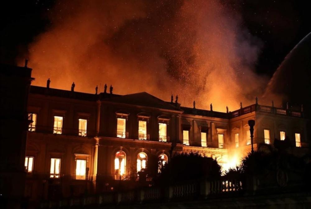 Fire destroys Brazil's National Museum Fire destroys Brazil's National Museum