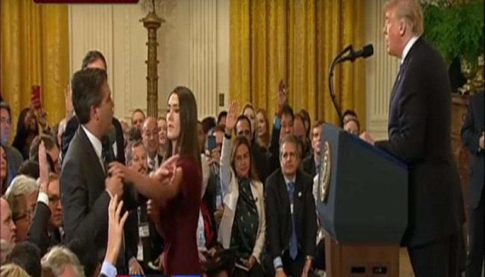 White House suspends CNN reporter