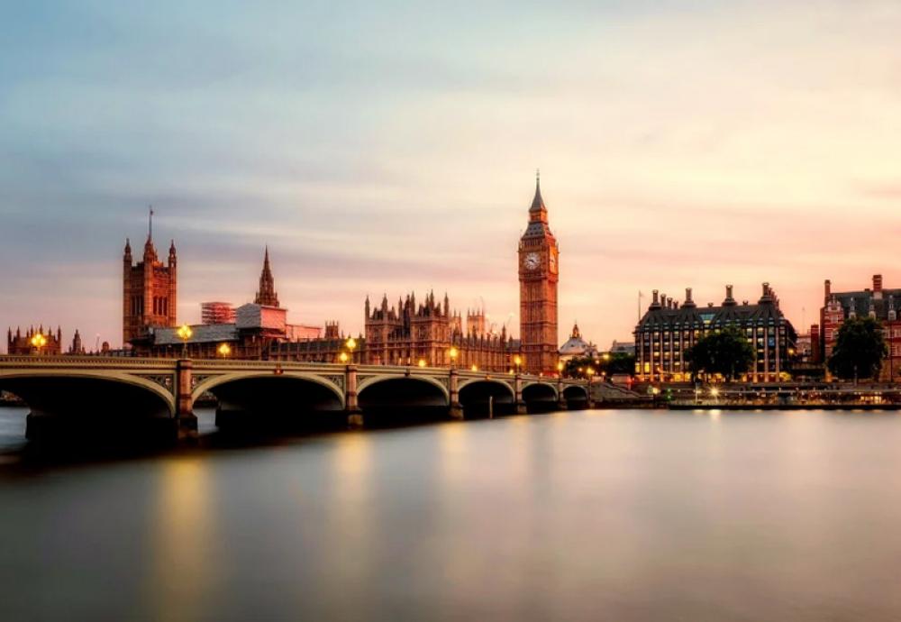 UK police dealing with security alert in central London hospital