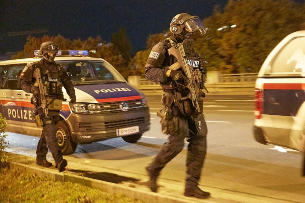 Austrian Interior Minister confirms that 4 civilians died in Vienna attack