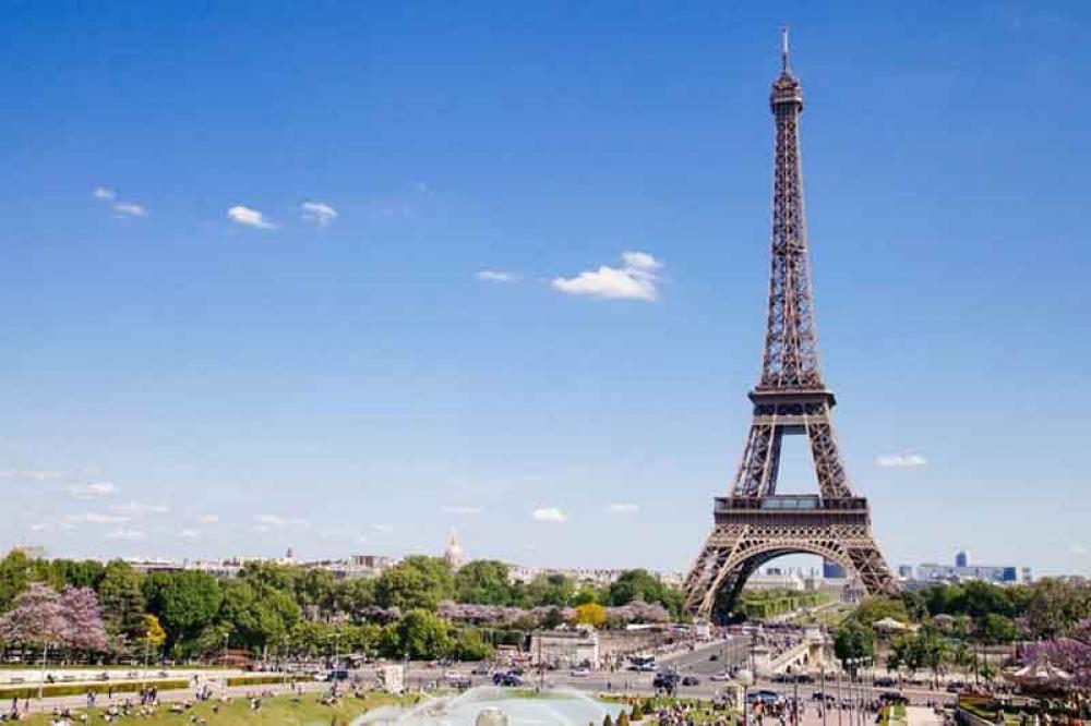 Paris announces resumption of trips from UK for certain groups of EU nations' citizens
