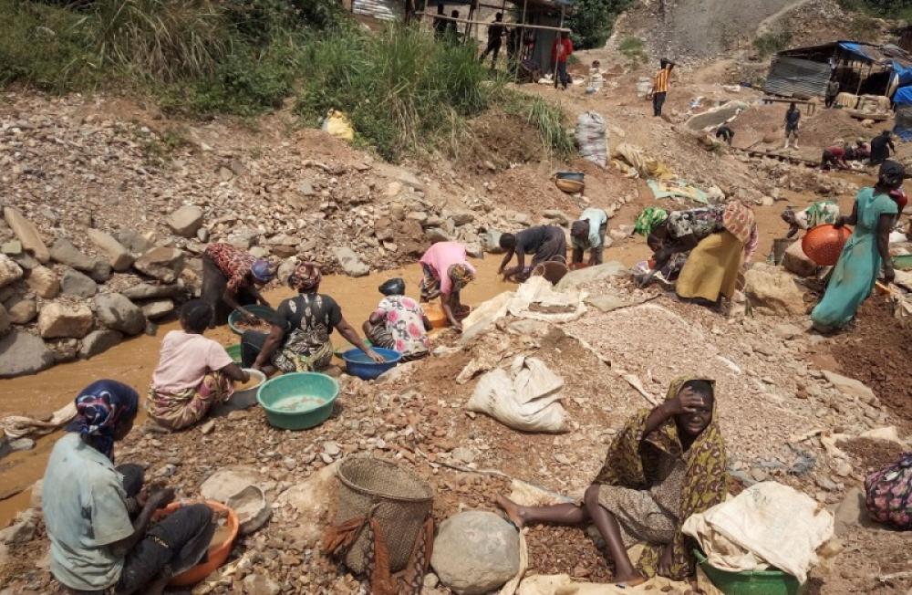 Gold mine collapse kills 50 in Congo