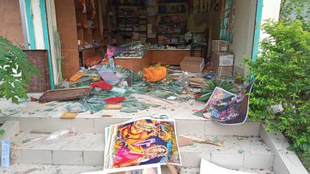 Bangladesh: One Hindu devotee dies as mob attacks ISKCON temple in Noakhali 