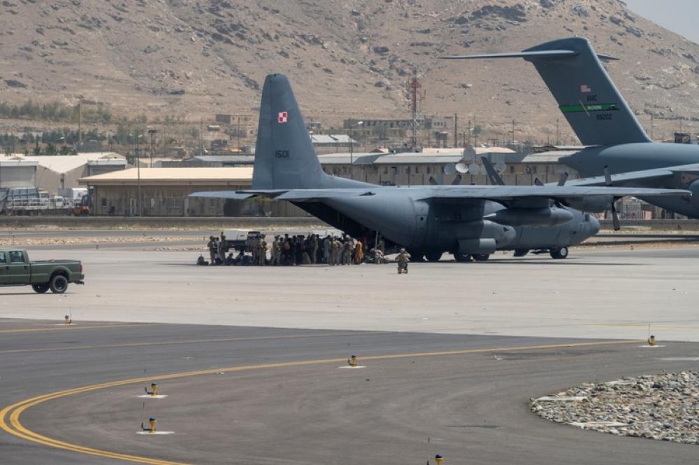 Afghan police return to posts at Kabul airport first time since Taliban seized power