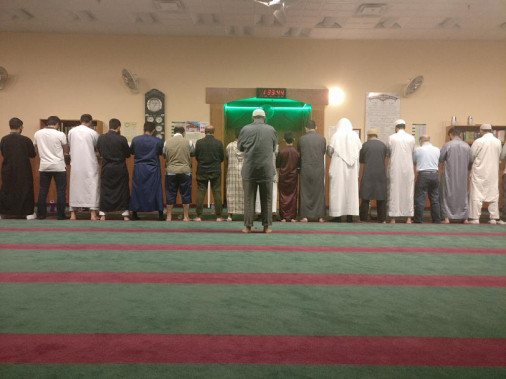  Canada mosque attack: Worshippers subdue axe wielding attacker