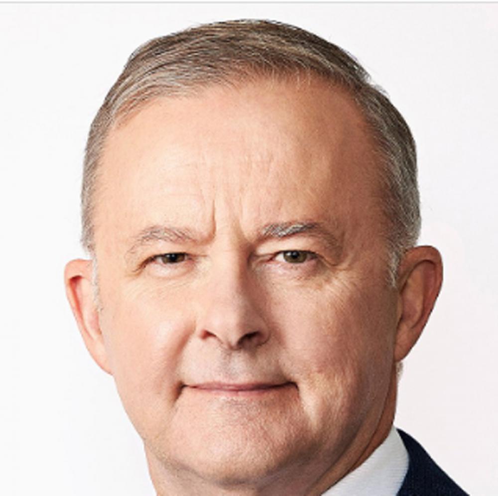 Anthony Albanese takes oath as Australia's 31st prime minister