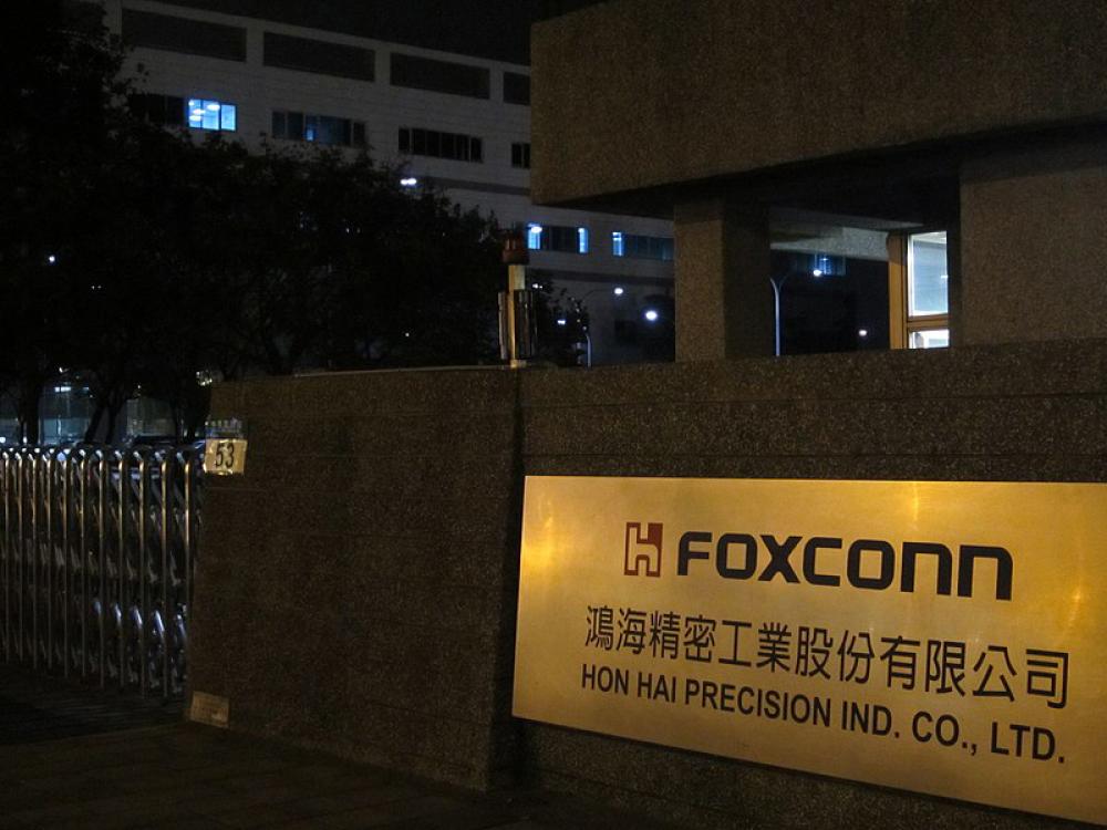 China iPhone plant disruption: Foxconn reports big sales drop China iPhone plant disruption: Foxconn reports big sales drop