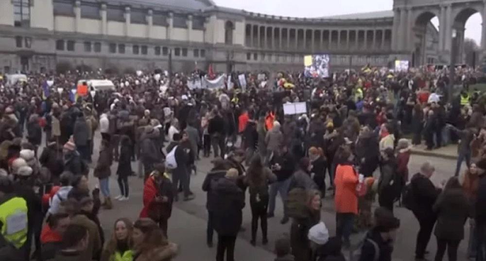 Belgium: 70 held for protesting against COVID-19 restrictions