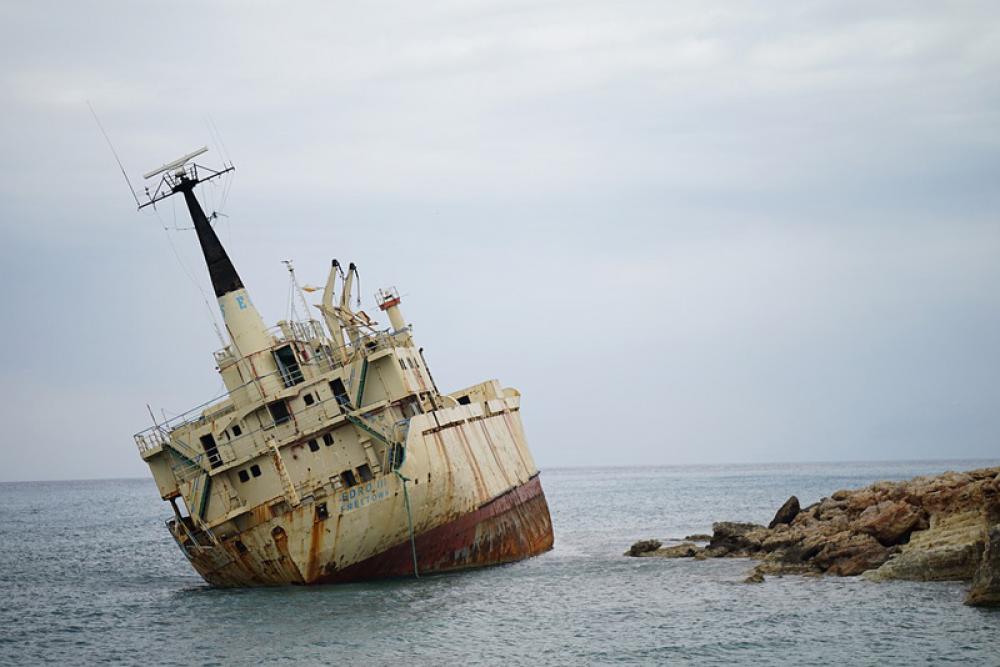 Migrant boat capsizes off Madagascar, 22 die