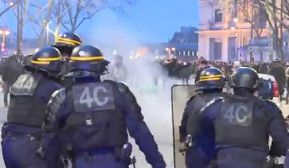 More than 850 people detained in France during protests against pension reform: Interior Ministry