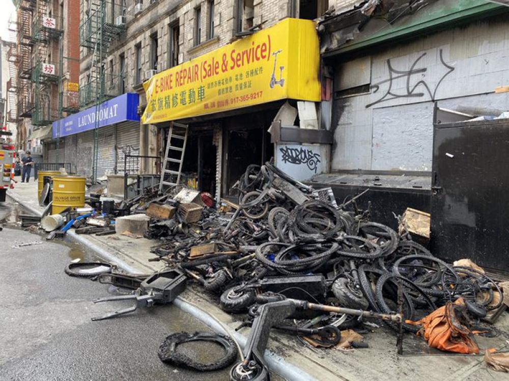 Fire breaks out at NYC e-bike store, four die