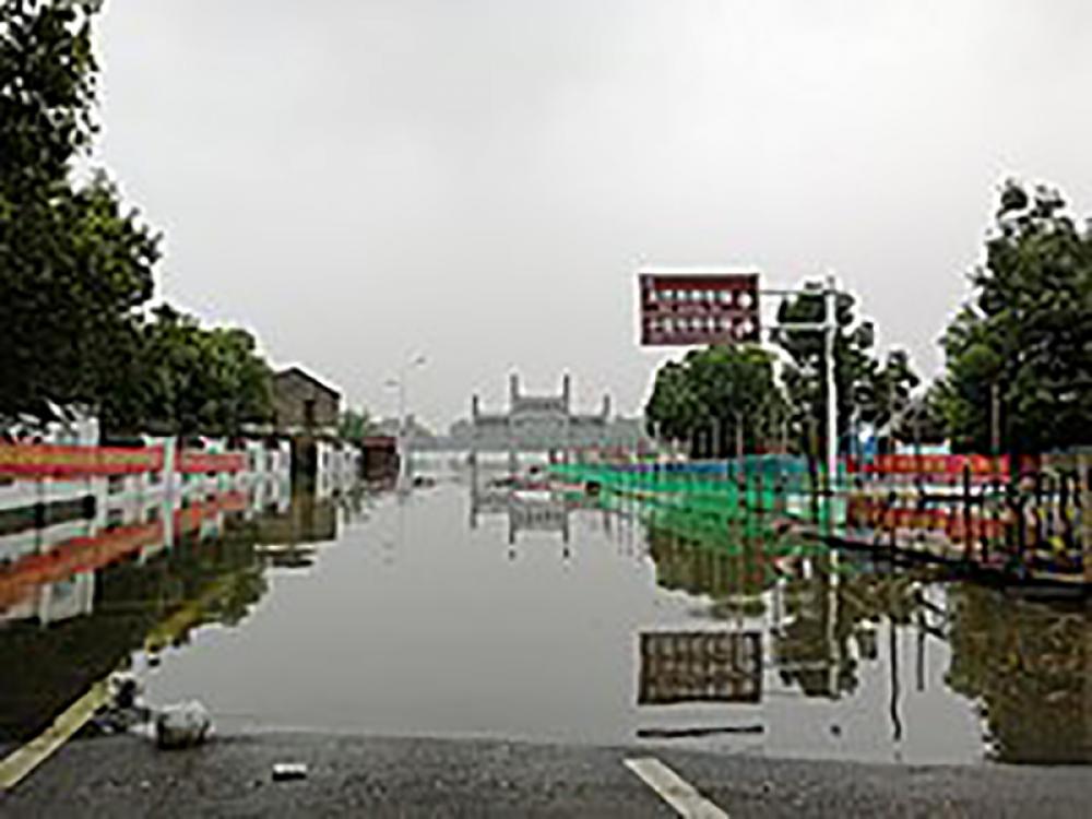 China: Tianjin authorities relocate 35,000 as rainstorm floods river