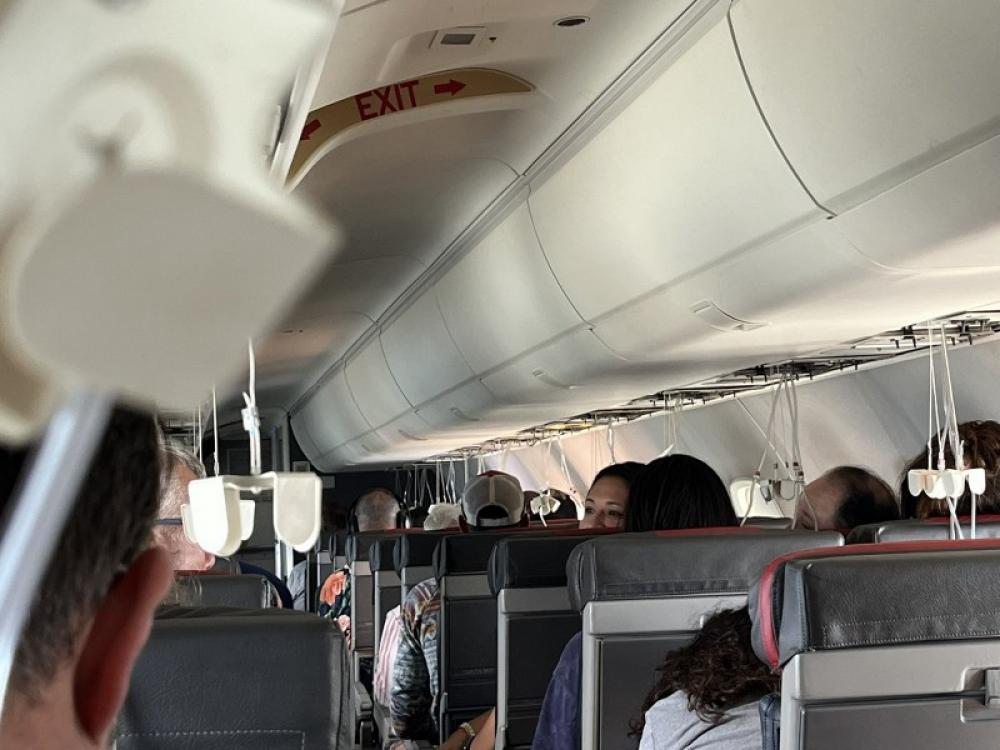 American Airlines plane drops 15,000 feet in 3 minutes, passengers say experience was 