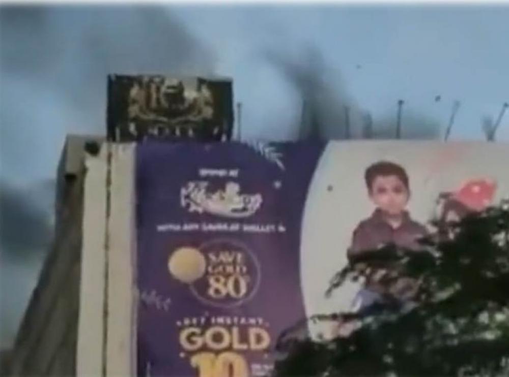 Pakistan: Karachi mall fire leaves 10 people dead 