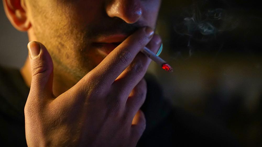 Health experts slam New Zealand government's decision to scrap anti-smoking law 