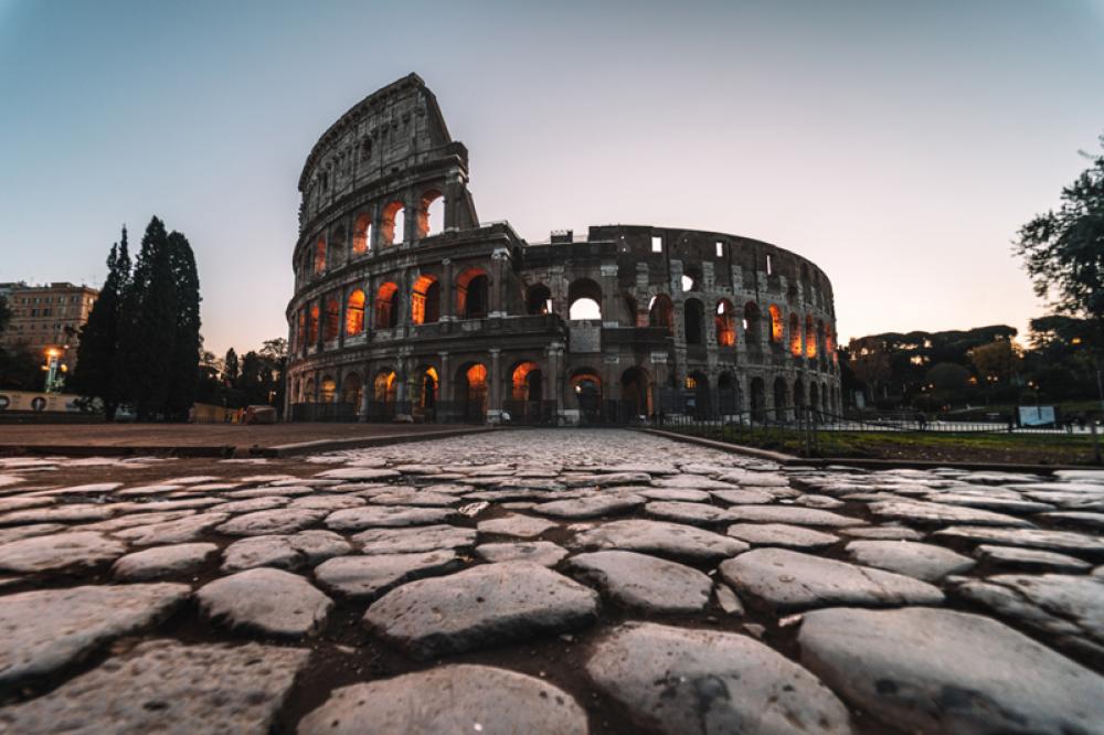 Italy: Tourist couple, who carved names into Colosseum, identified