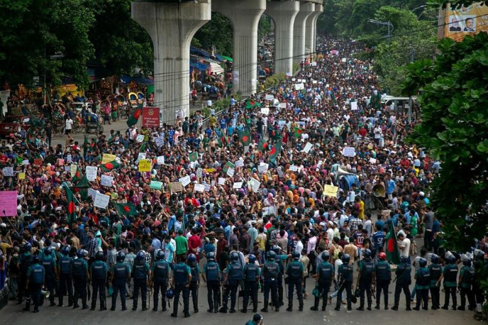 Fifty die as fresh violence hits Bangladesh, government declares indefinite curfew Fifty die as fresh violence hits Bangladesh, government declares indefinite curfew
