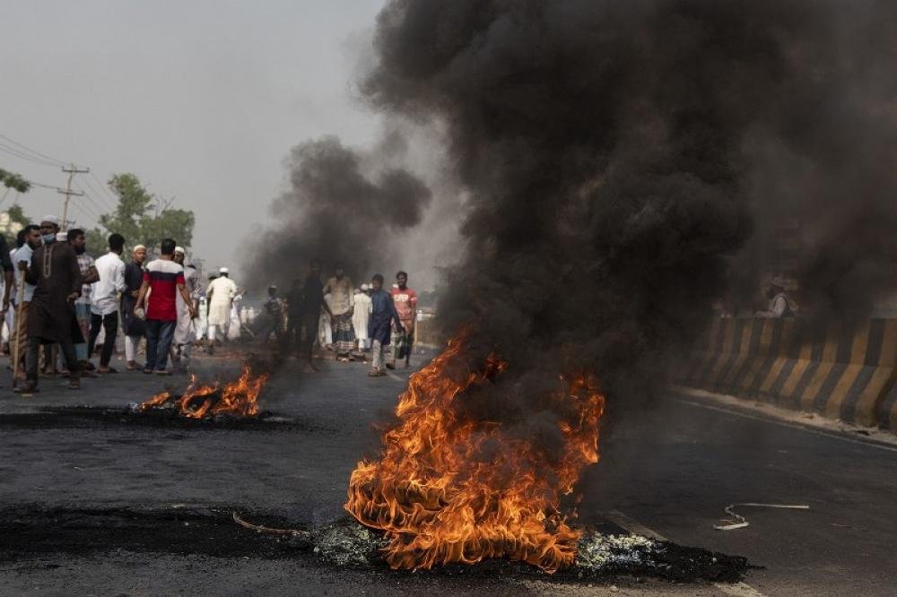 Bangladesh: Supreme Court scraps most job quotas that triggered violent protests