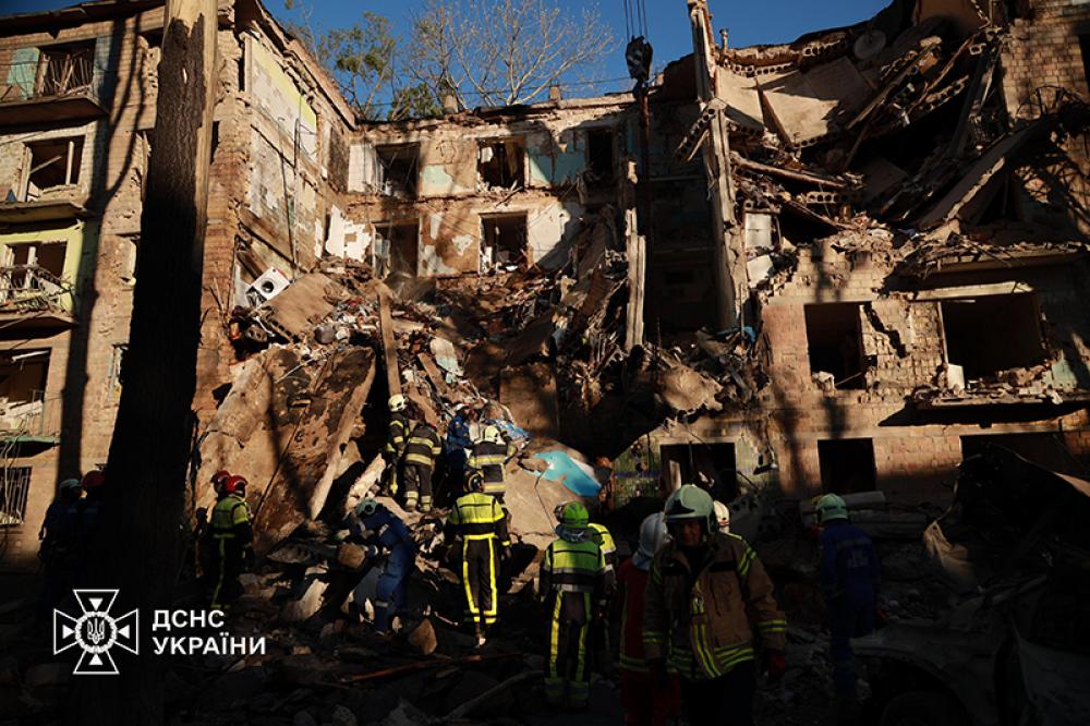 Russian strikes leave seven dead in Kyiv Russian strikes leave seven dead in Kyiv