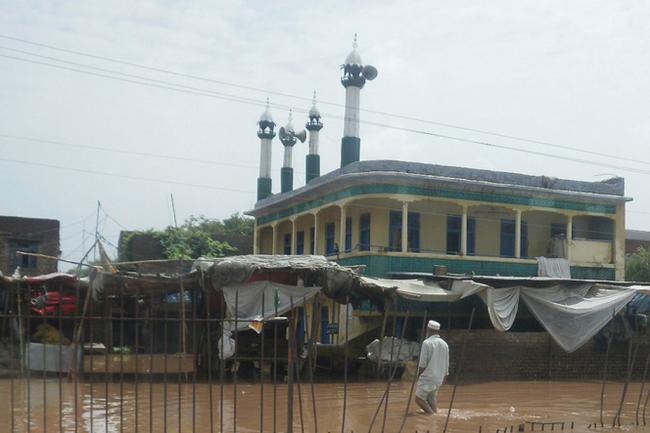 UN chief condemns deadly bomb attack on Shia mosque in southern Pakistan